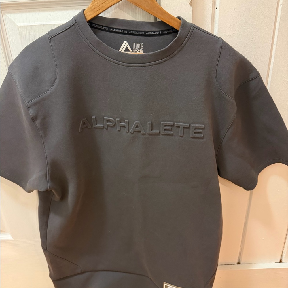 Alphalete Embossed Logo Short Sleeve Sweatshirt - Charcoal Black